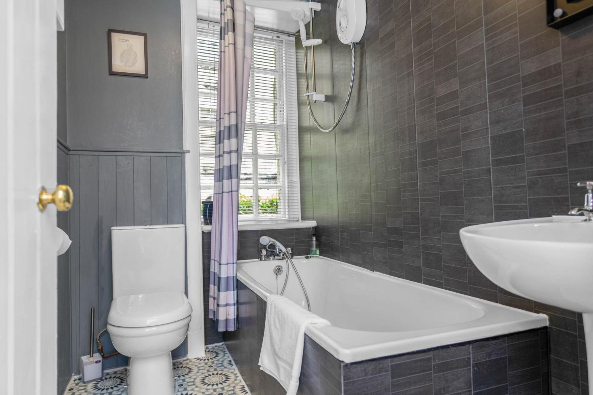 Charming Apartment In The Old Town إدنبرة المظهر الخارجي الصورة